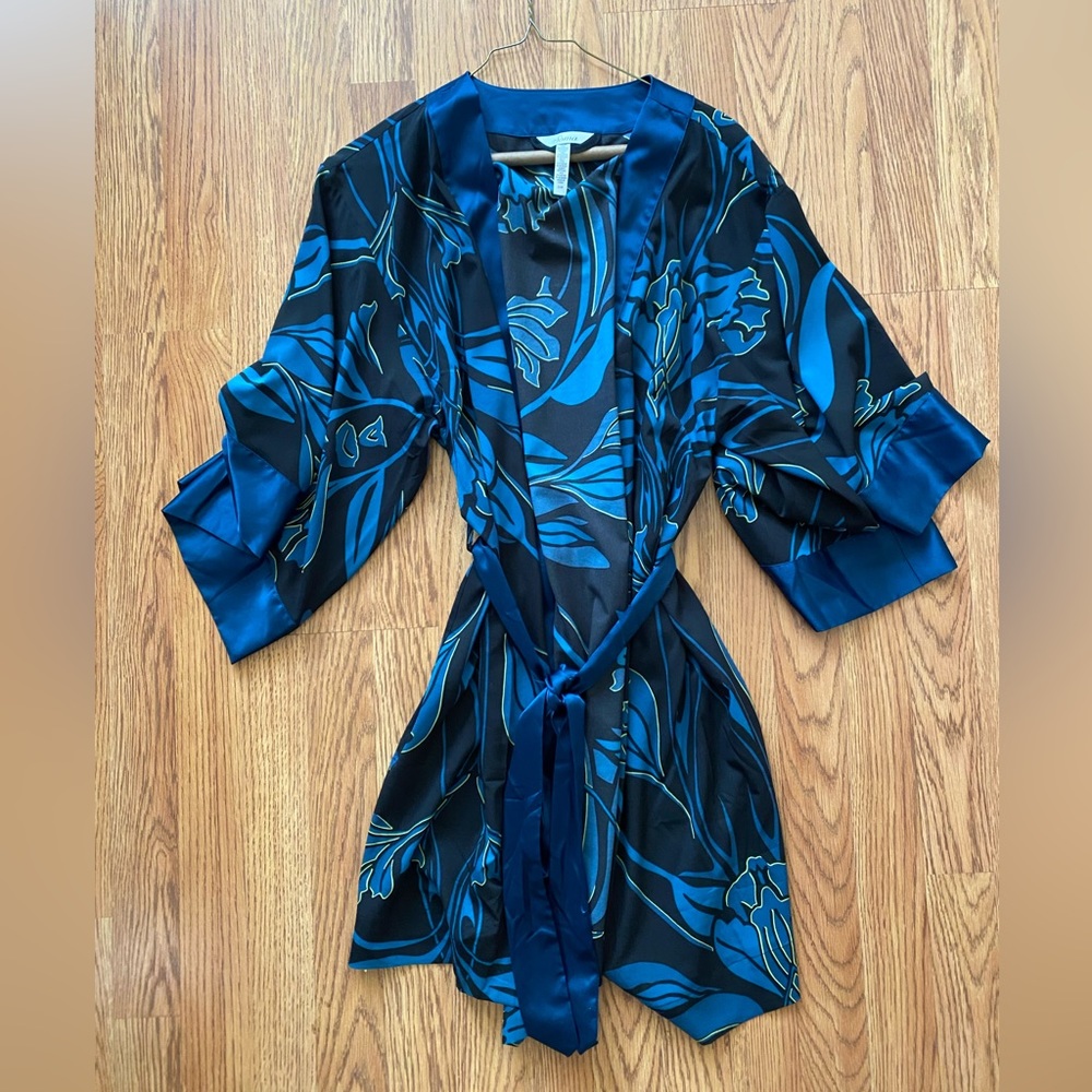 S/M Soma robe! New without tags